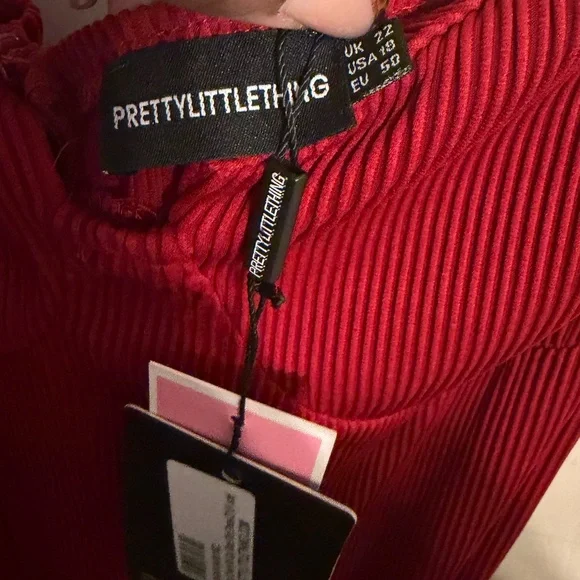 SHAPE RED PLISSE STRAPPY CUP DETAIL MIDAXI DRESS - Picture 5 of 8